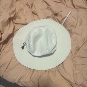 “The Game” breathable bucket hat, white